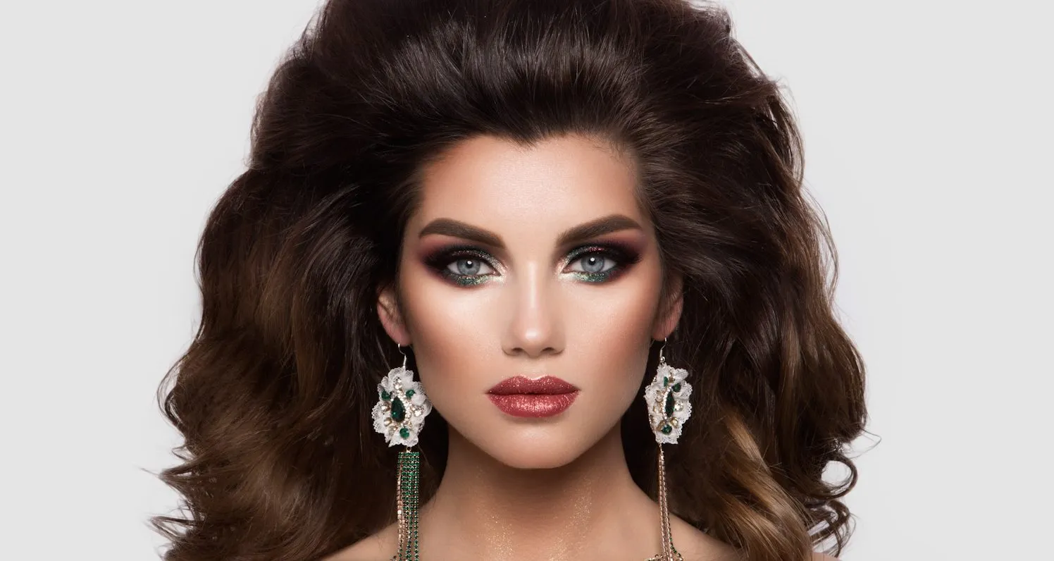 Reviving Glamour: The Best 80s Makeup Trends That Still Shine Today